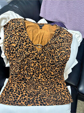 GUESS Animal Print Short Sleeve Top Size Large